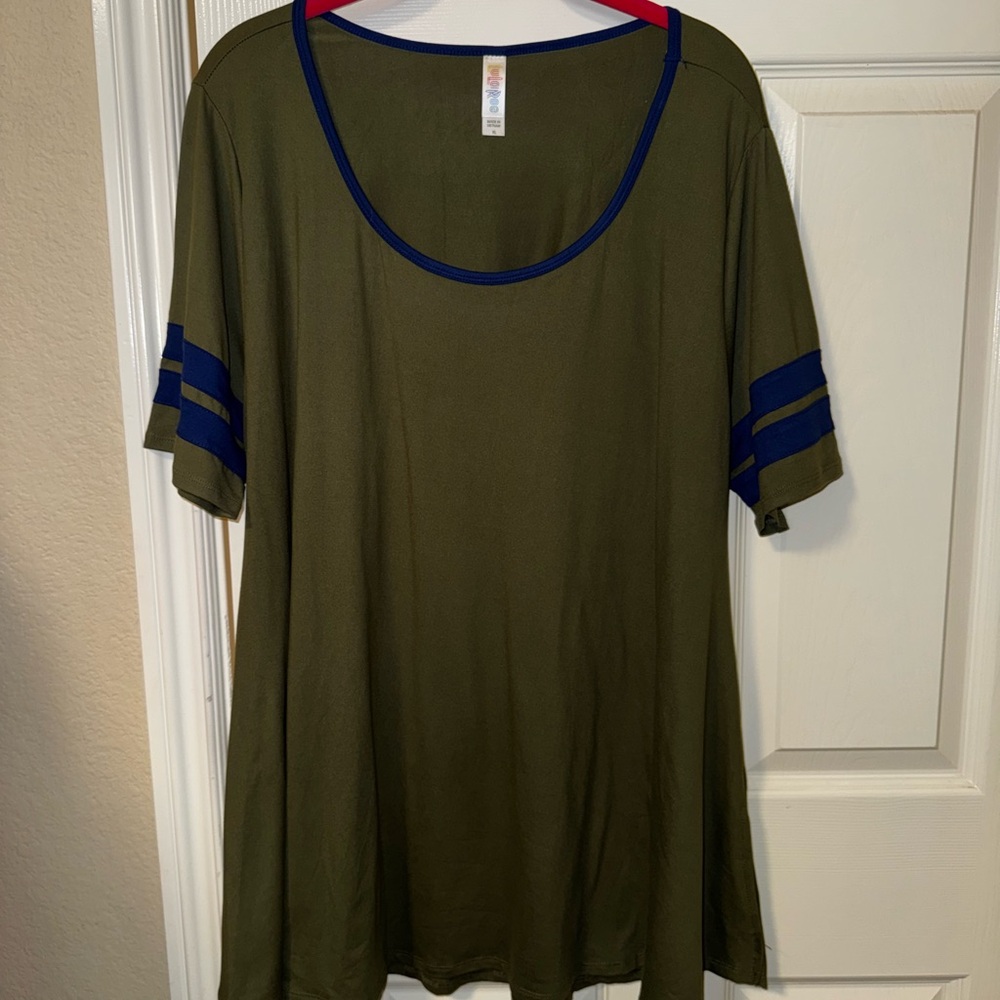 LuLaRoe Green and Blue Relaxed Tunic Top